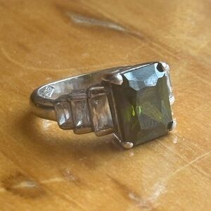 Sz 7-Vintage Ring Sterling Silver 925 Green Stone